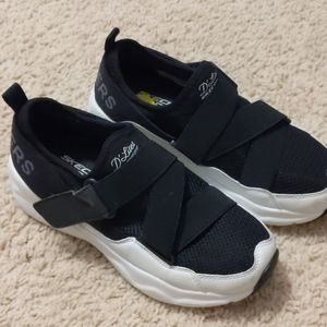 Women's skechers slip on Sneakers size 5 D'lites
